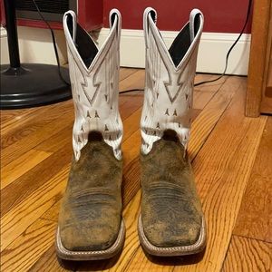 Justin Boots square toe boots!